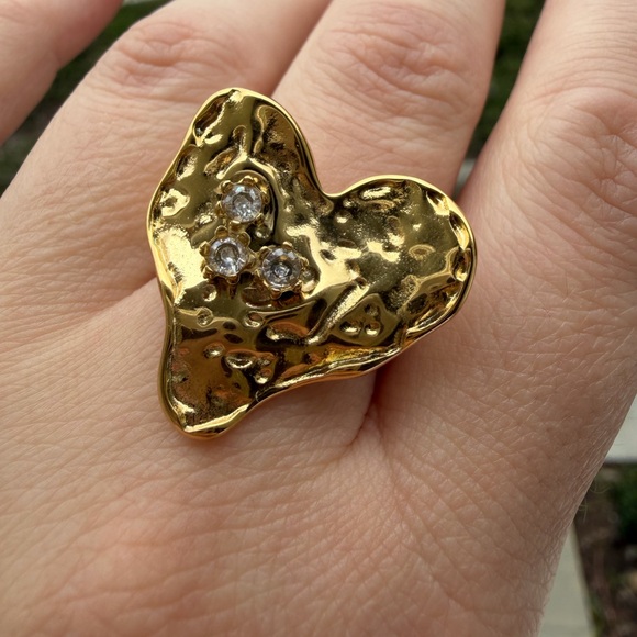 Gold Textured Heart Ring - Picture 3 of 4